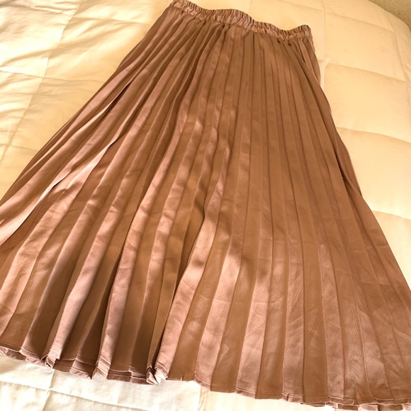 Dresses & Skirts - Sadie & Love Pink Skirt